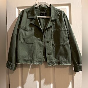 Sanctuary ladies Jacket in Olive, button front with frilled bottom hem. Size L